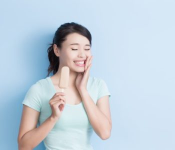 woman with sensitive teeth